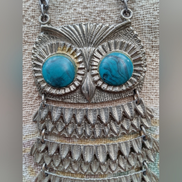Vintage Avon Owl Statement Necklace - Picture 4 of 5